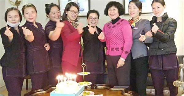 靜博士創(chuàng)始人祝愉勤的一次分享，何以讓千人會場連續(xù)響起了32次掌聲？5